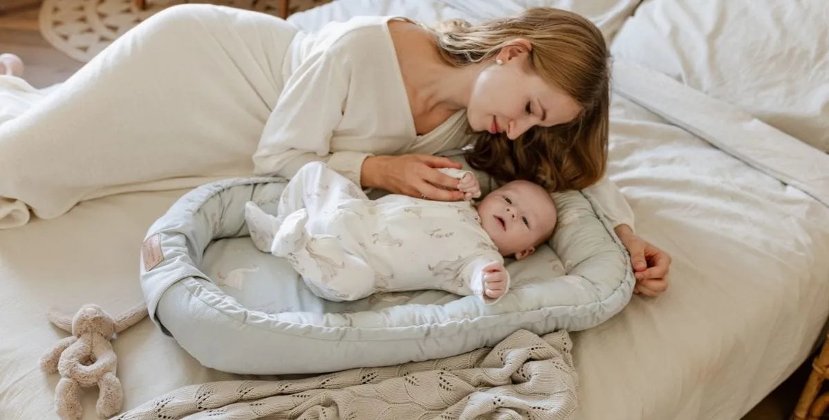 spokojne zabawy dla niemowlaka podczas skoku rozwojowego