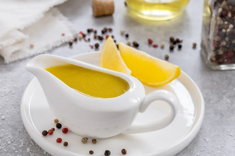 Zdjęcie Perfekcyjny sos winegret z musztardą: przepis Rafała Olszewskiego