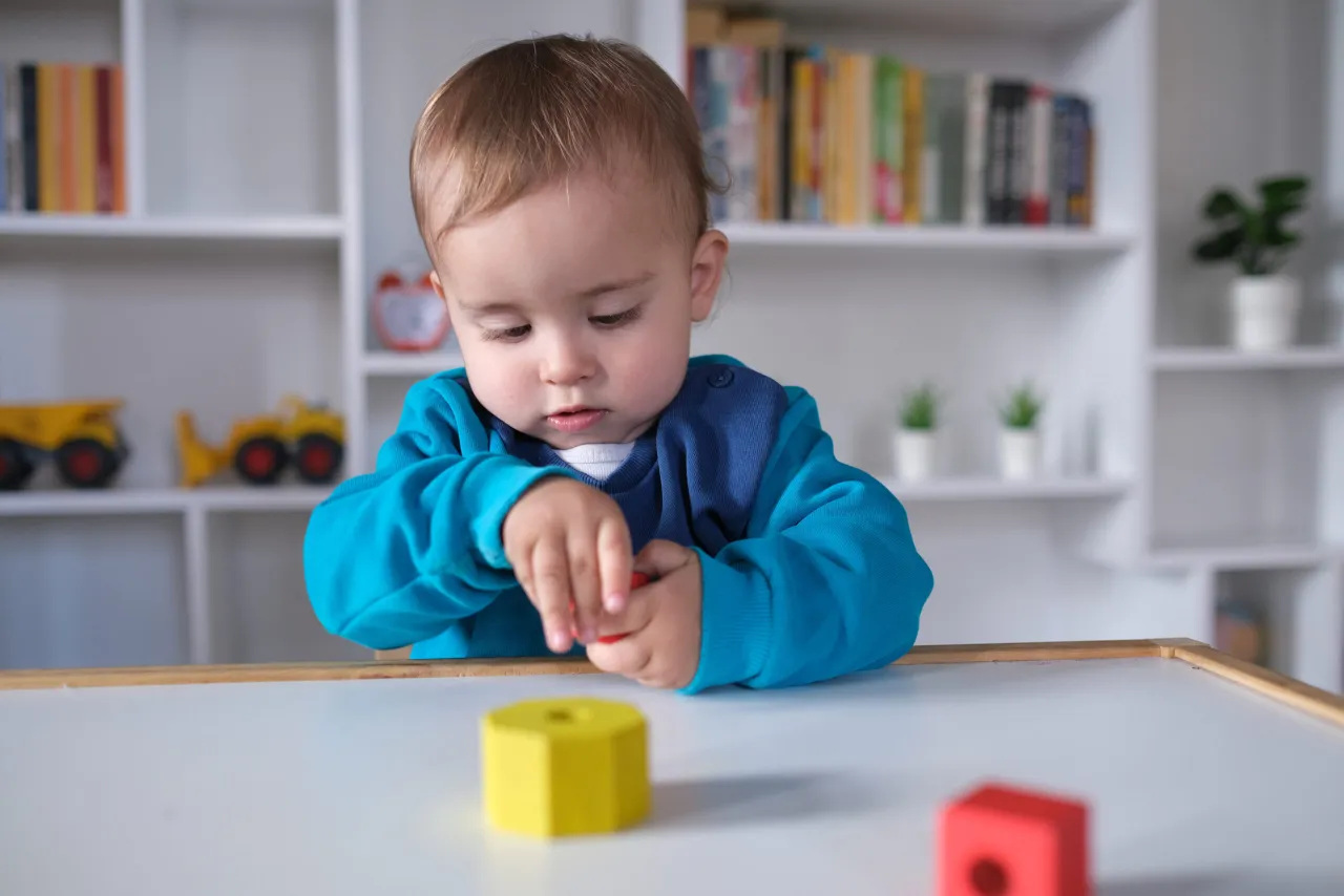 rozwój mózgu niemowlęcia 3 miesiące, percepcja niemowlaka