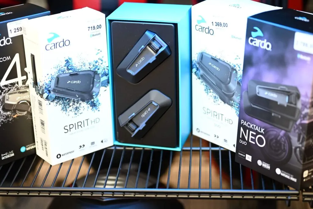 polecane interkomy motocyklowe cardo sena