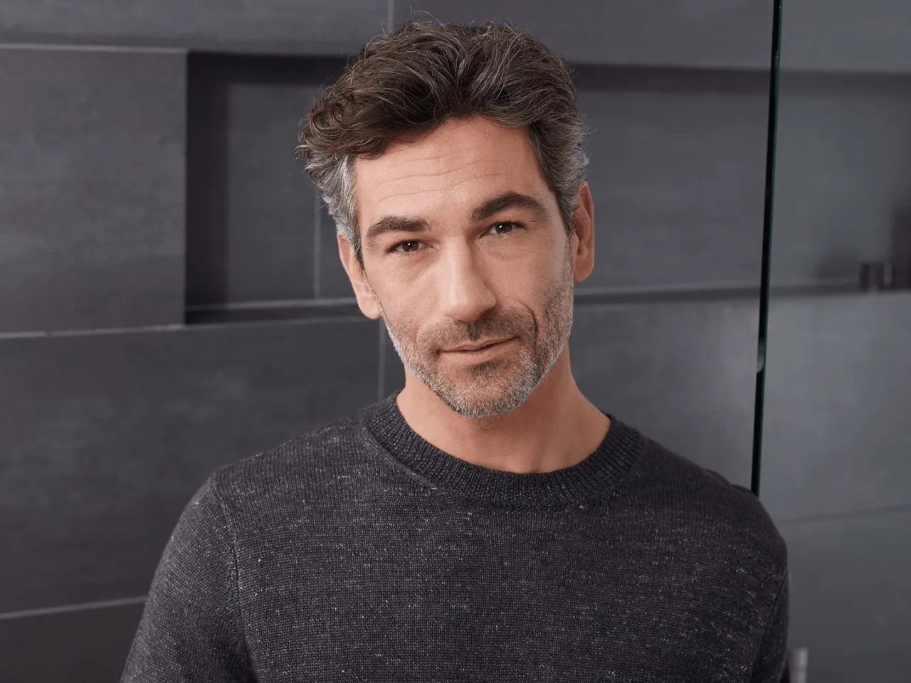 Pflegeprodukte f&uuml;r graues M&auml;nnerhaar