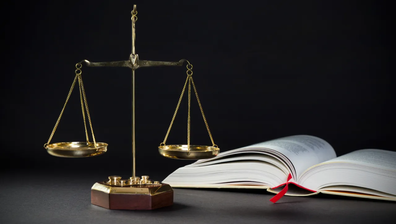 Sądowy wyrok w zawieszeniu i symboliczna szansa