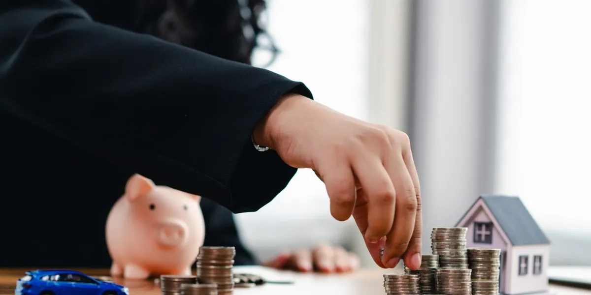 osoba zarządzająca finansami, oszczędzanie, budżet