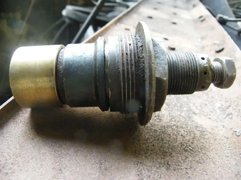 zabrudzony regulator biegu jałowego