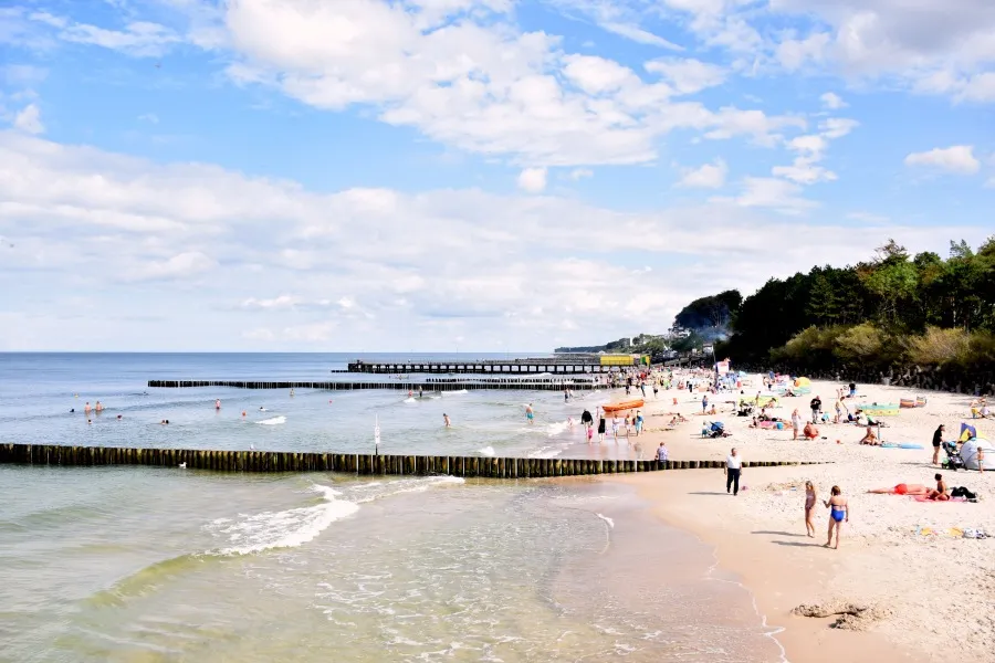 Plaża Ustronie Morskie klif mola