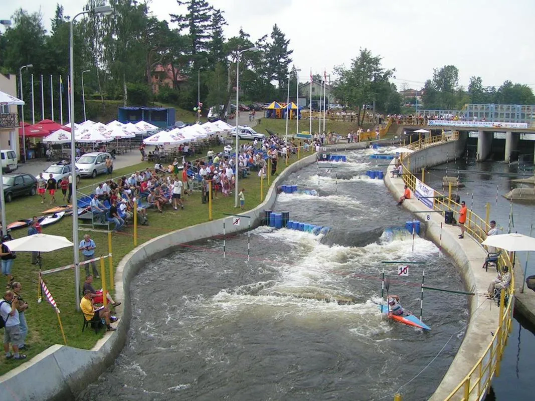 Tor kajakarstwa g&oacute;rskiego Drzewica widok og&oacute;lny