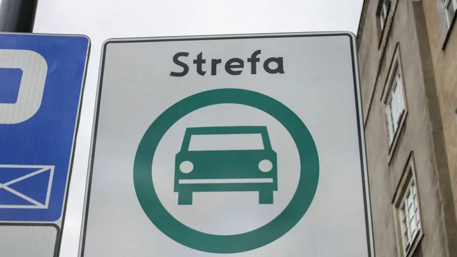 Znaki drogowe Strefy Czystego Transportu w Warszawie