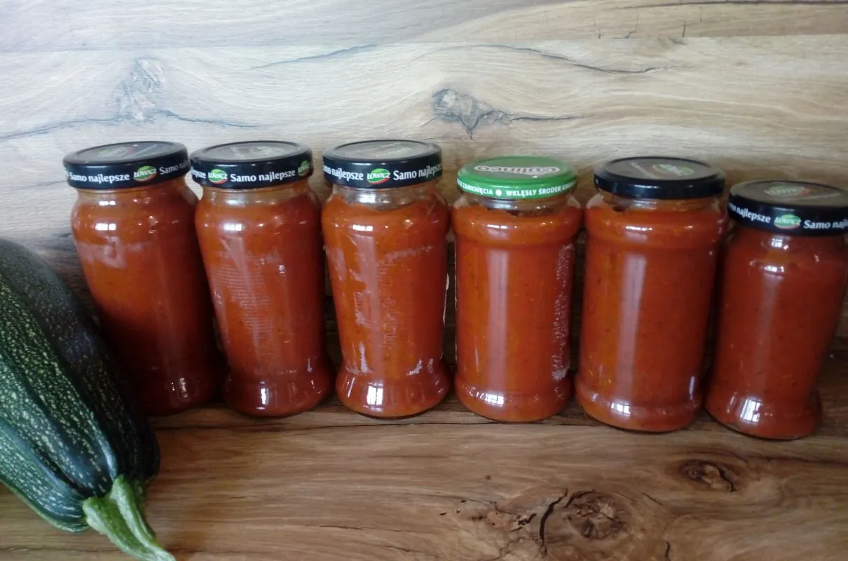 Thermomix gotujący sos spaghetti