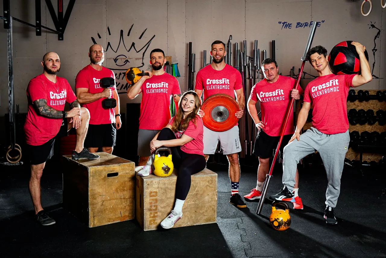 Osoby trenujące CrossFit w Warszawie