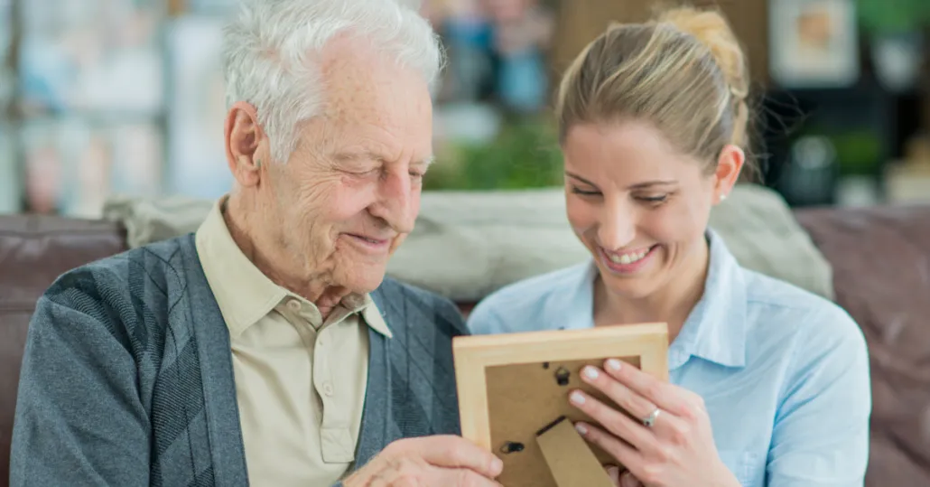 Terapia reminiscencyjna zdjęcia rodzinne