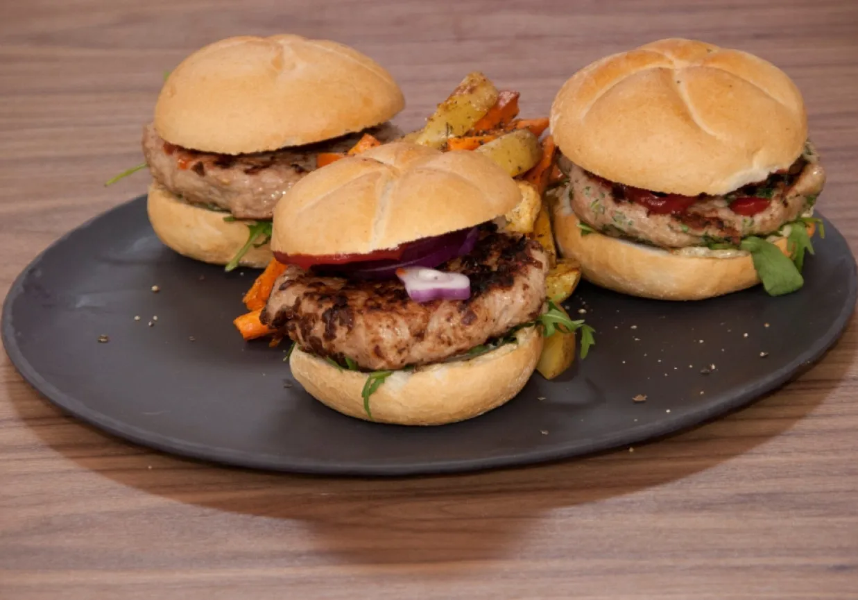 fit burger z frytkami warzywnymi