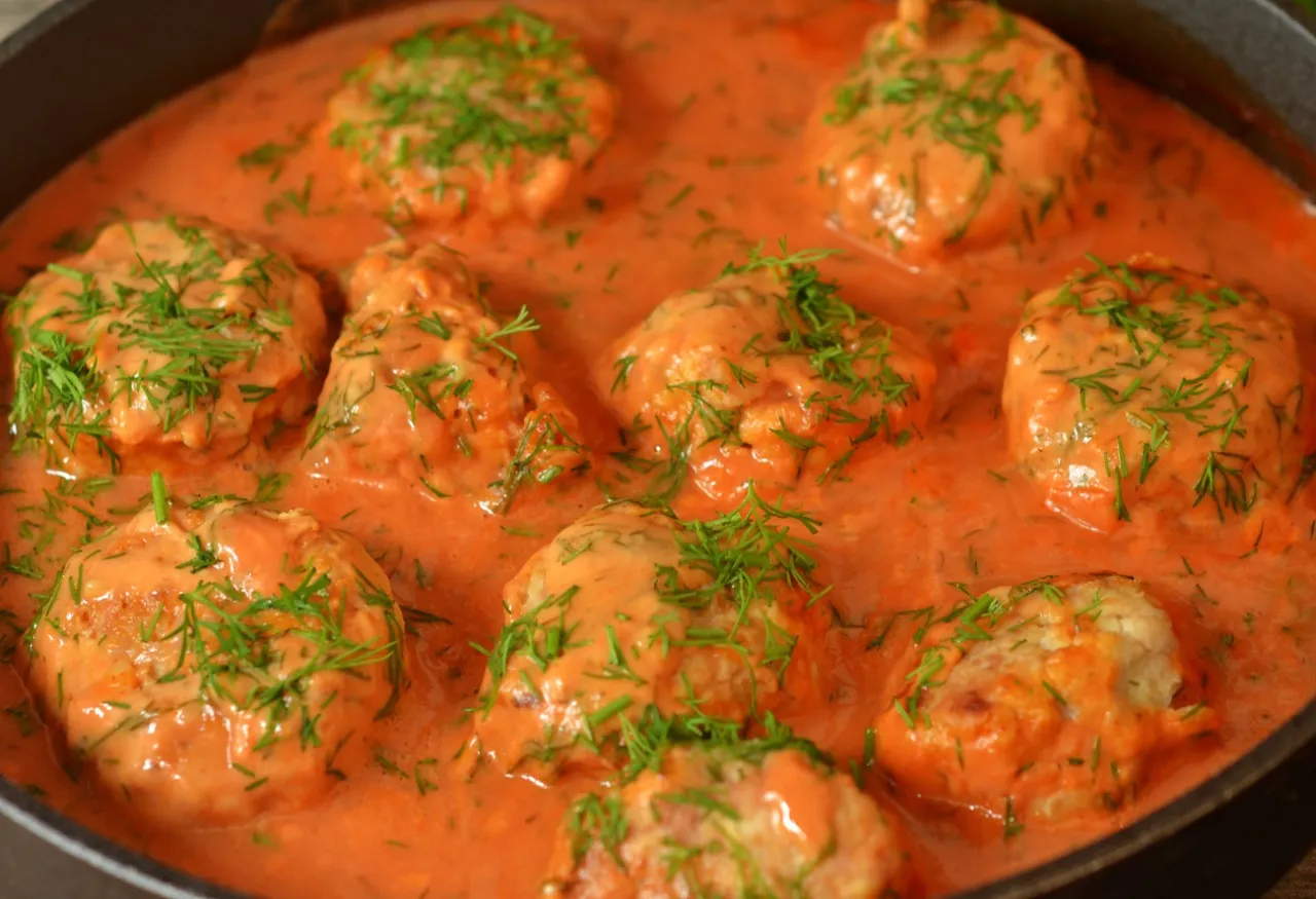 obsmażanie klopsik&oacute;w przed zupą