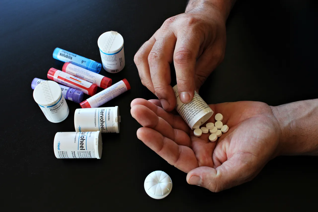 opakowanie leku homeopatycznego z adnotacją