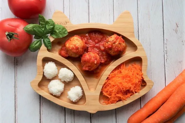 kreatywne jedzenie dla dzieci, pulpety w sosie dla dziecka, zdrowe nuggetsy dla dzieci