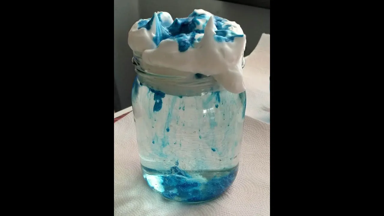 Chmura w słoiku dla dzieci eksperyment