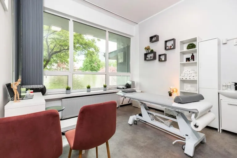 pierwsza wizyta u fizjoterapeuty gabinet