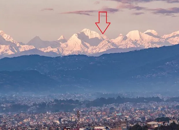 Mount Everest widok z daleka