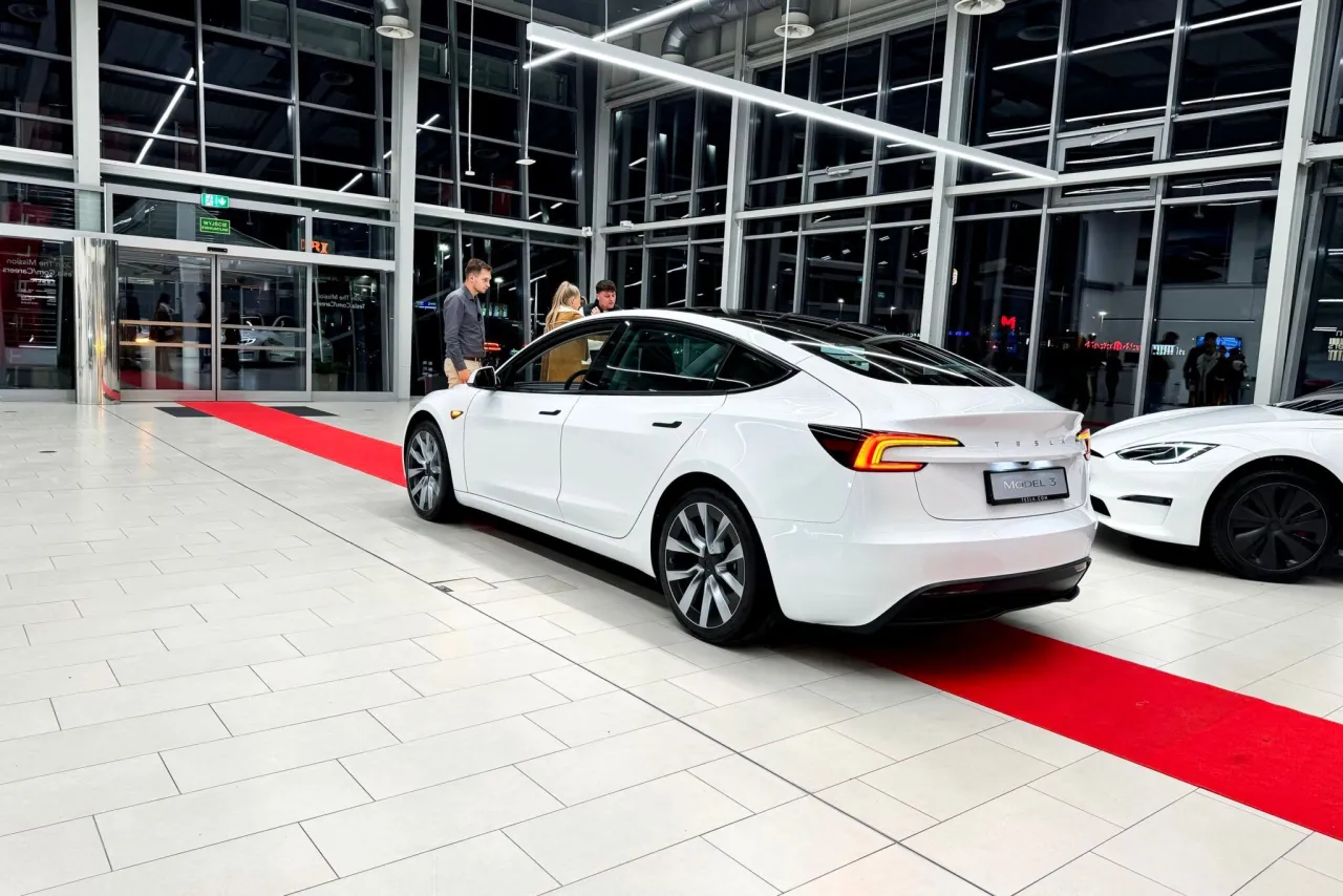 Tesla Model 3 Highland Polska