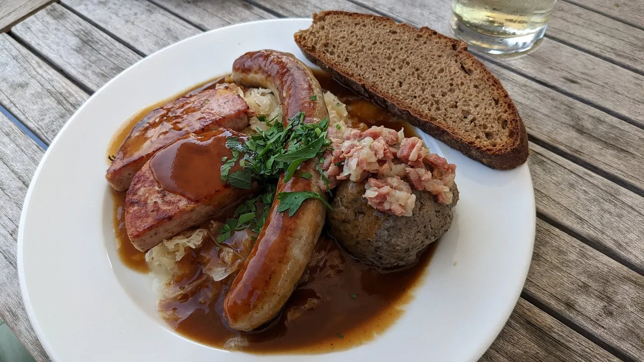 Pf&auml;lzer Spezialit&auml;ten Teller