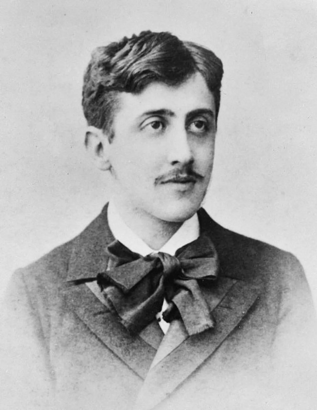 Zdjęcie Marcel Proust: Jak jego twórczość zmienia spojrzenie na czas i pamięć