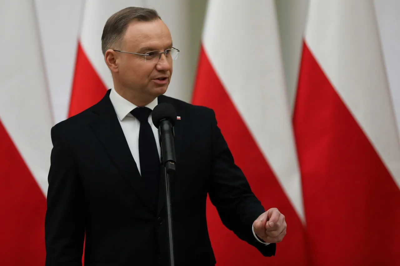 Zdjęcie Kiedy prezydent podpisuje ustawy? Poznaj kluczowe terminy i zasady