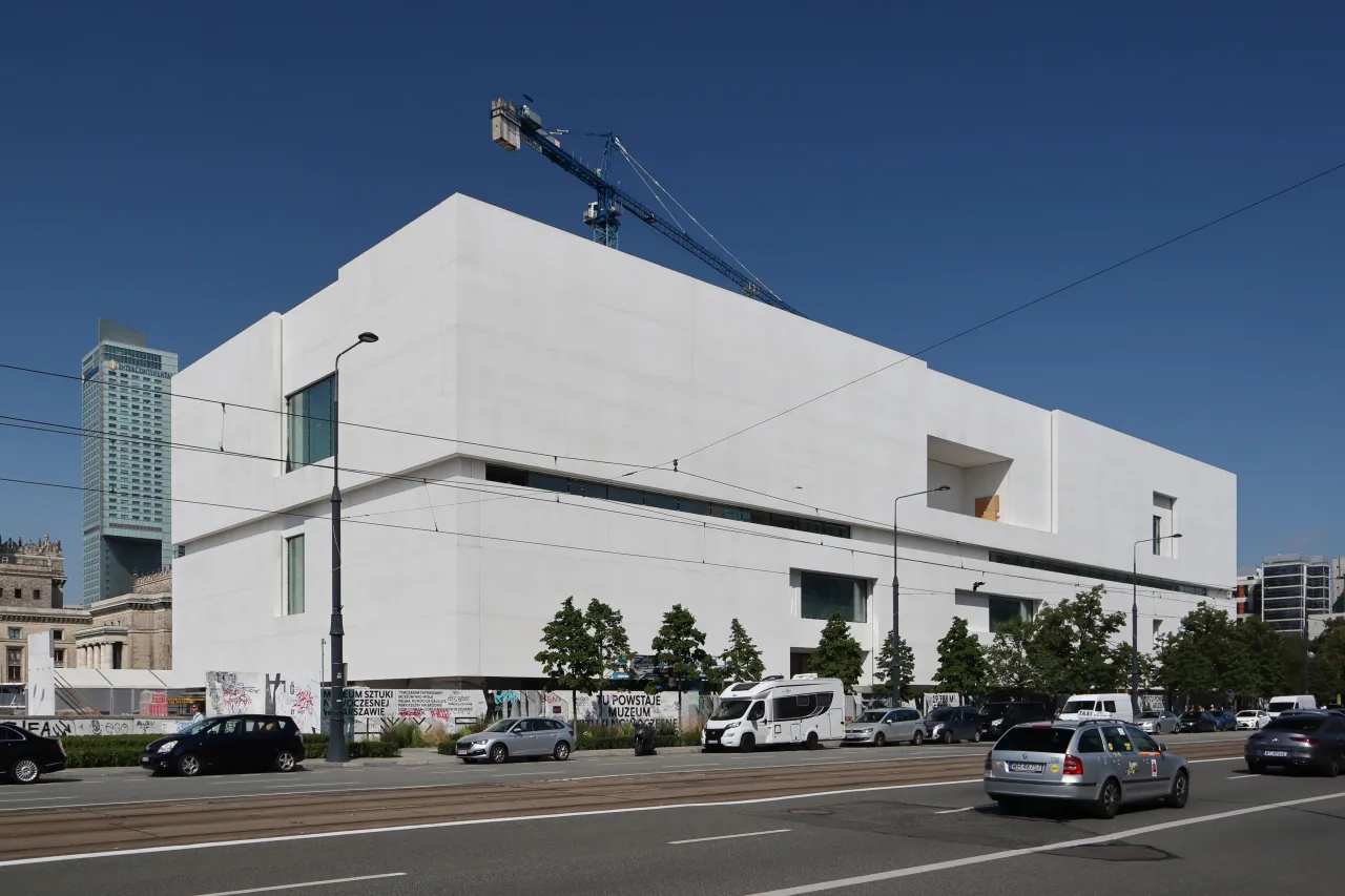 Zdjęcie Kto zaprojektował muzeum sztuki nowoczesnej w Warszawie? Poznaj architekta