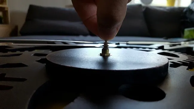 Zdjęcie Jak naprawić wskaz&oacute;wki zegarka? Poradnik DIY i koszty