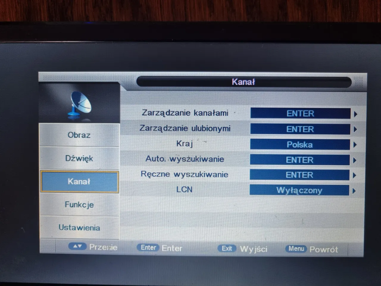 Zdjęcie Jak podłączyć antenę pokojową Jupiter HP04 - proste kroki i porady