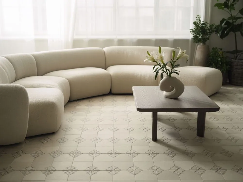 Zdjęcie Czy płytki w salonie to dobry pomysł? Odkryj zalety i wady