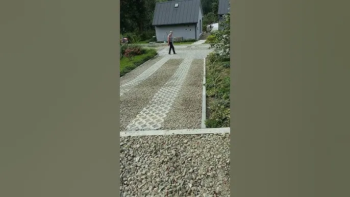 Zdjęcie Czym wyłożyć stromy podjazd, aby uniknąć problemów z bezpieczeństwem?