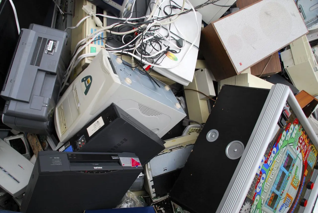 Zdjęcie Gdzie oddać elektrośmieci – uniknij kar i dowiedz się, jak zrobić to legalnie