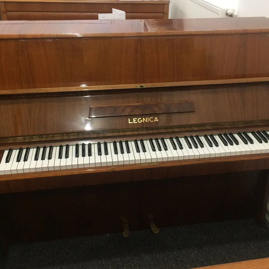 Zdjęcie Ile waży pianino Legnica M-100? Odkryj, co musisz wiedzieć o transporcie