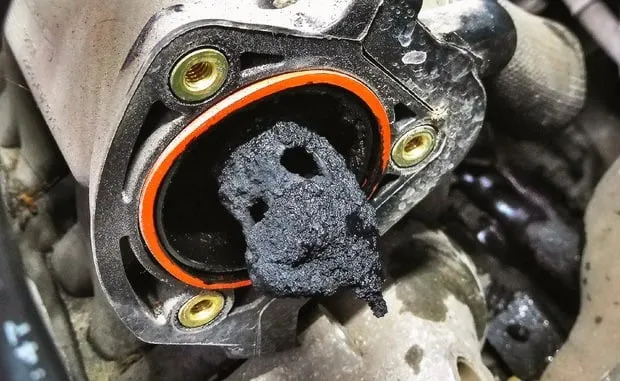 Zdjęcie Uszkodzony kolektor ssący objawy – jak je rozpoznać i co zrobić?