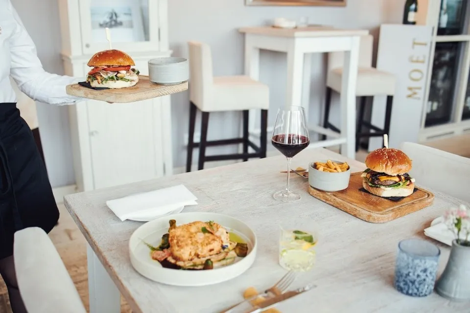 Zdjęcie Gdzie zjeść Mielno? Odkryj najlepsze restauracje i lokale gastronomiczne