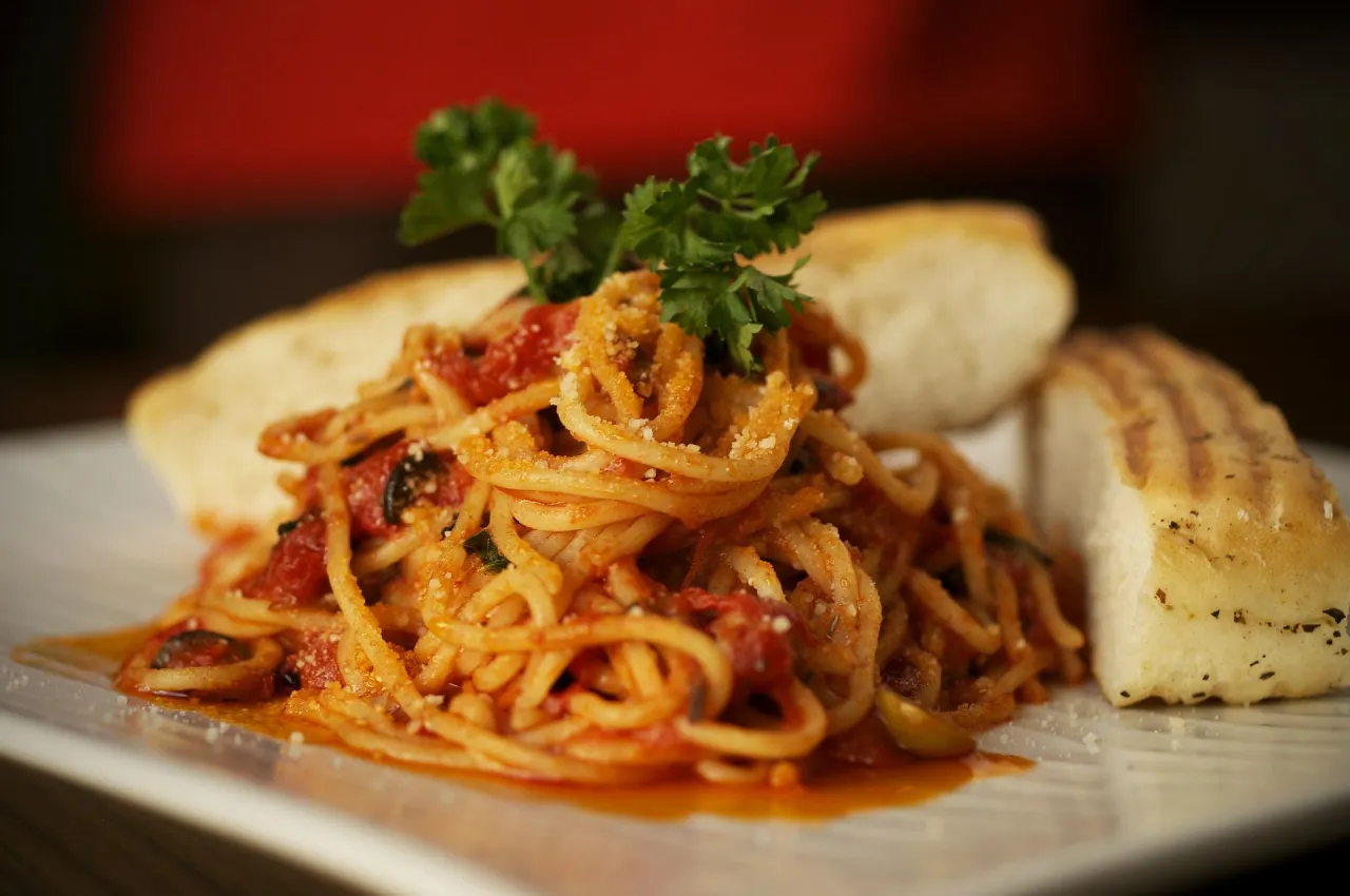 Zdjęcie Pyszne spaghetti z przecieru – łatwy przepis na szybki obiad