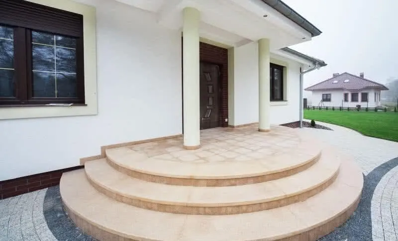 Zdjęcie Jaki materiał na schody zewnętrzne? Odkryj najtrwalsze opcje i ich wady