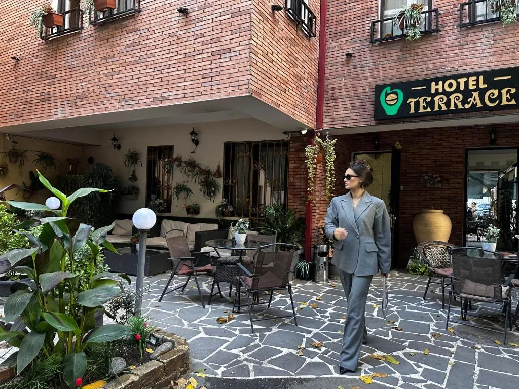 Zdjęcie Co to jest patio w hotelu i jak wpływa na komfort gości?