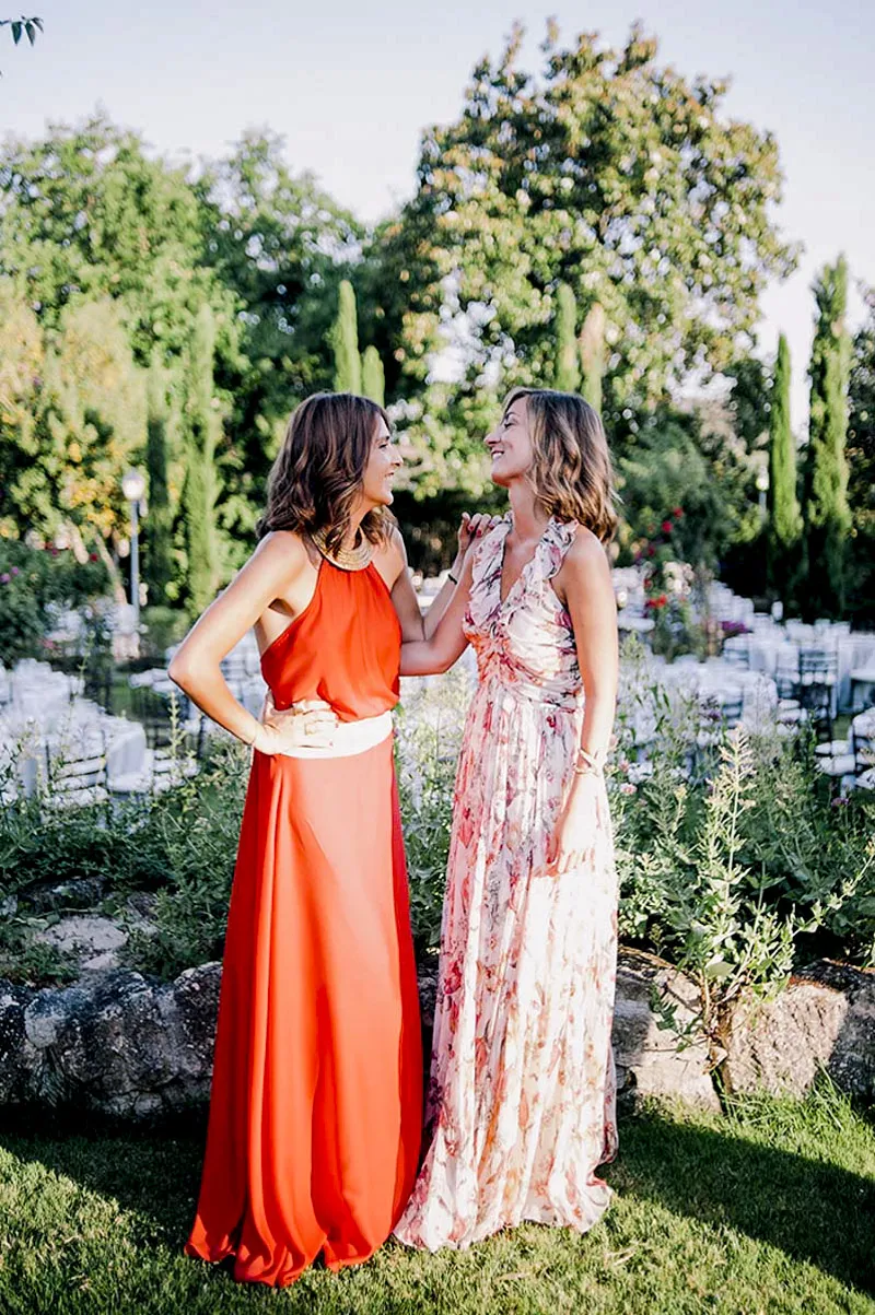 Zdjęcie Boda de noche: el dilema del vestido largo o corto que debes resolver