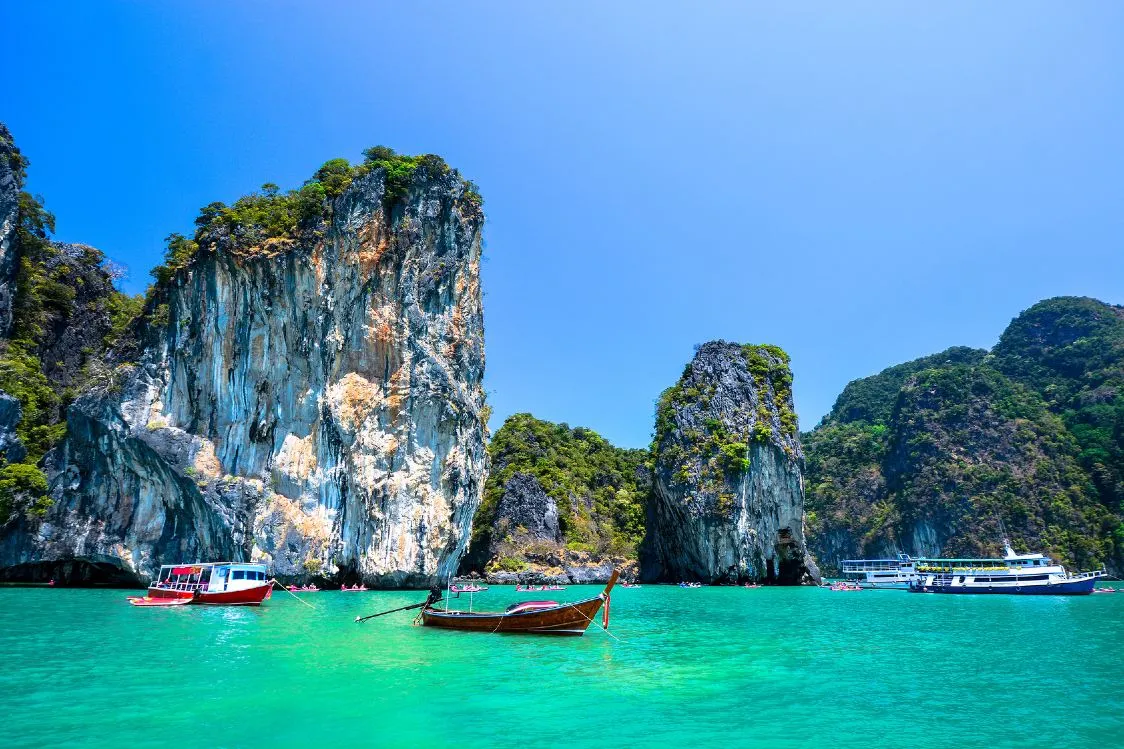 Zdjęcie Kiedy jechać do Phuket? Sprawdź najlepszy czas na wakacje