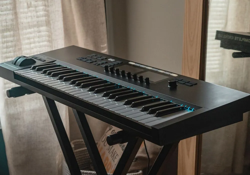 Zdjęcie Keyboard jak pianino: co wybrać, aby uniknąć błędów w nauce?