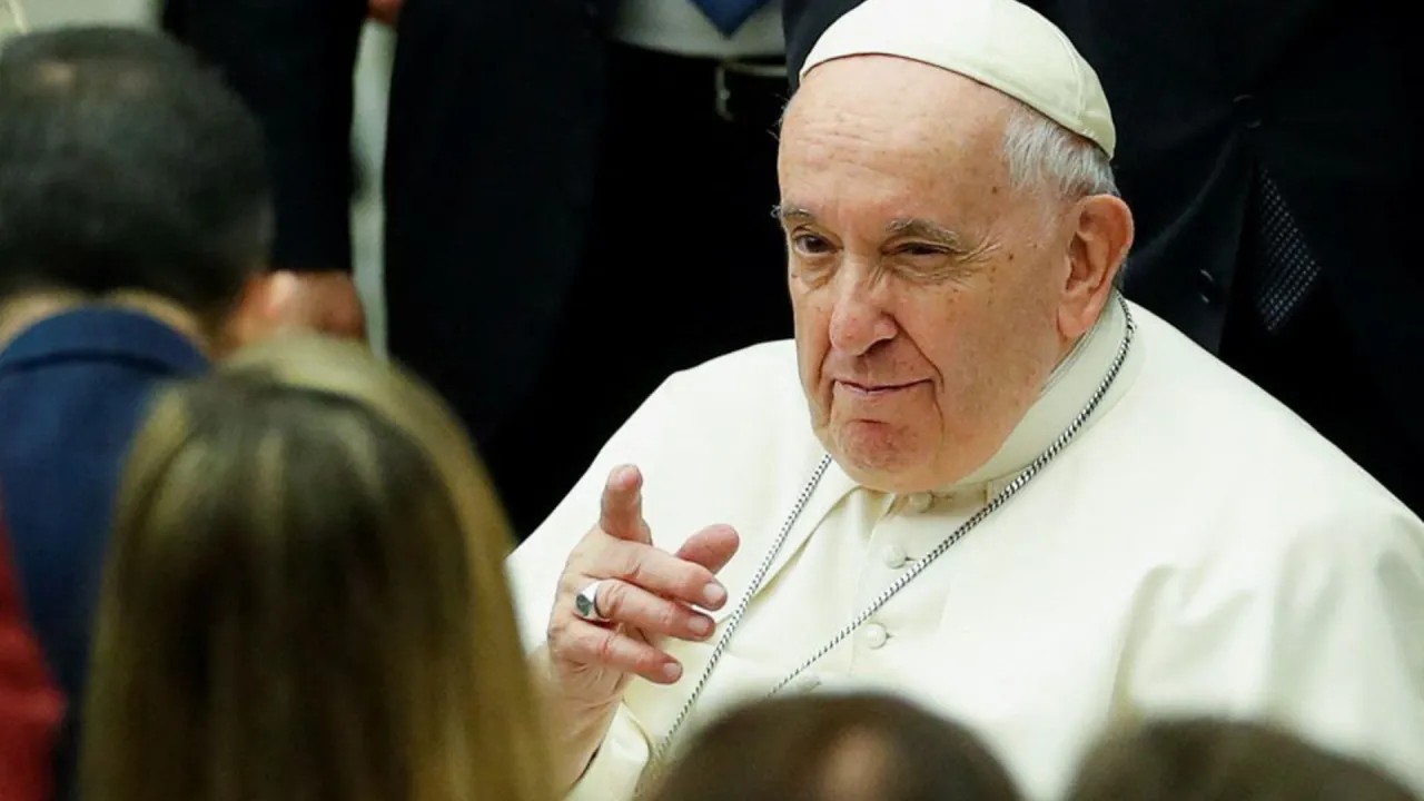 Zdjęcie Ile zarabia kardynał? Zaskakujące fakty o pensjach w Kościele