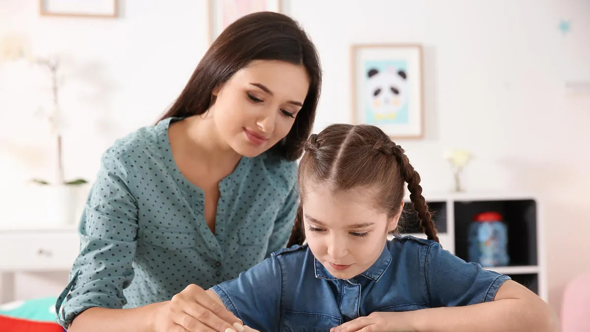 Zdjęcie Nauczyciel wspomagający w przedszkolu: Ile godzin pracy i za co odpowiada?