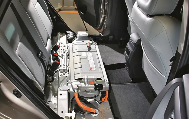 Zdjęcie Gdzie jest akumulator w Toyota Yaris Hybrid? Oto, co musisz wiedzieć