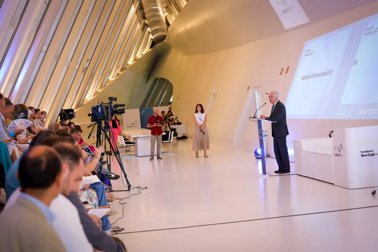 Zdjęcie Actividades y eventos en el centro cultural ibercaja actur que no te puedes perder