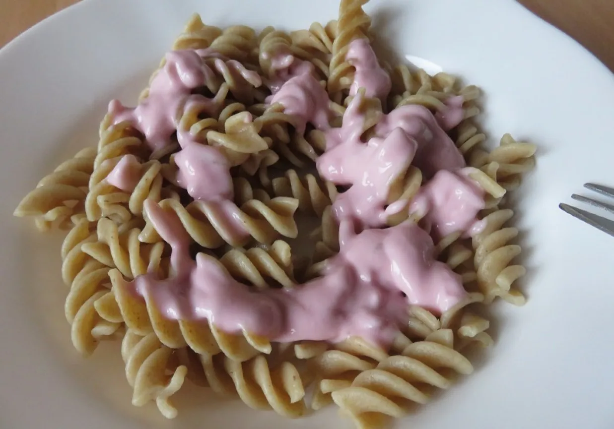 Zdjęcie Szybki i zdrowy sos z jogurtu naturalnego do makaronu w 5 minut