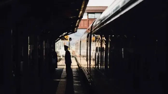 Zdjęcie Jak zostać konduktorem w PKP Intercity - poznaj wymagania i kroki