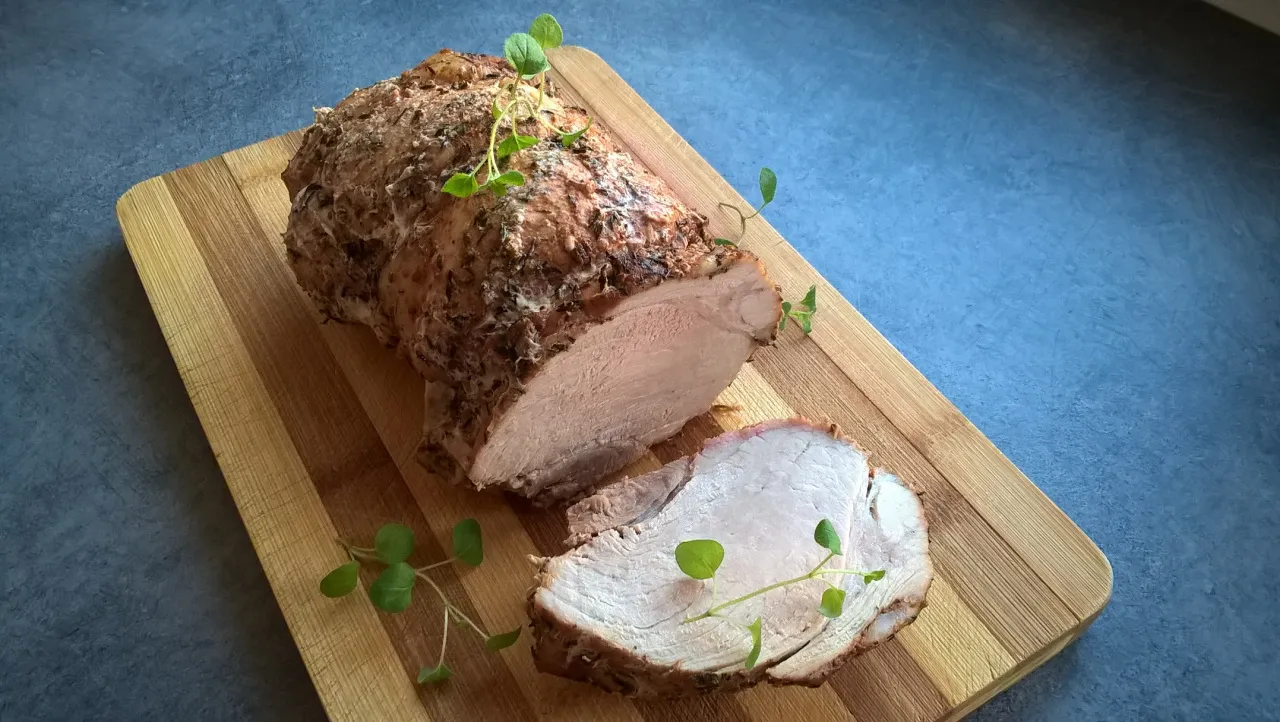 pieczona biodrówka wieprzowa z ziołami