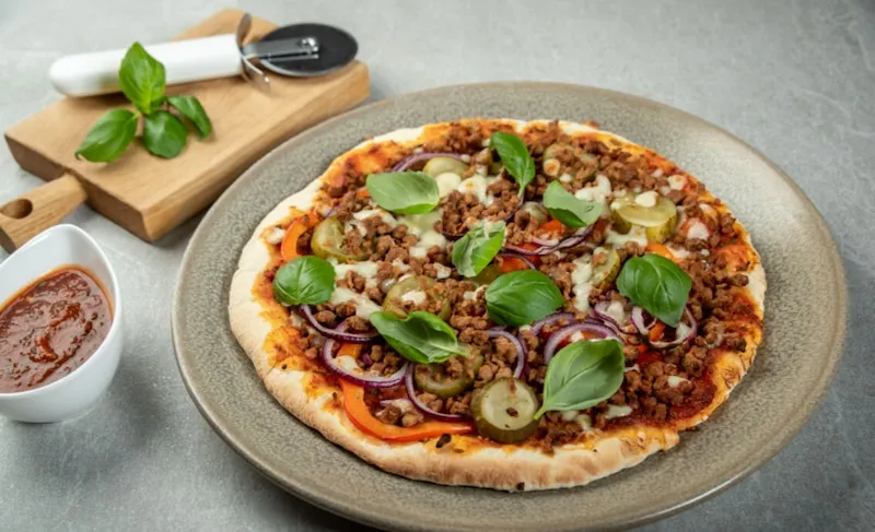 świeże składniki na pizzę wegetariańską