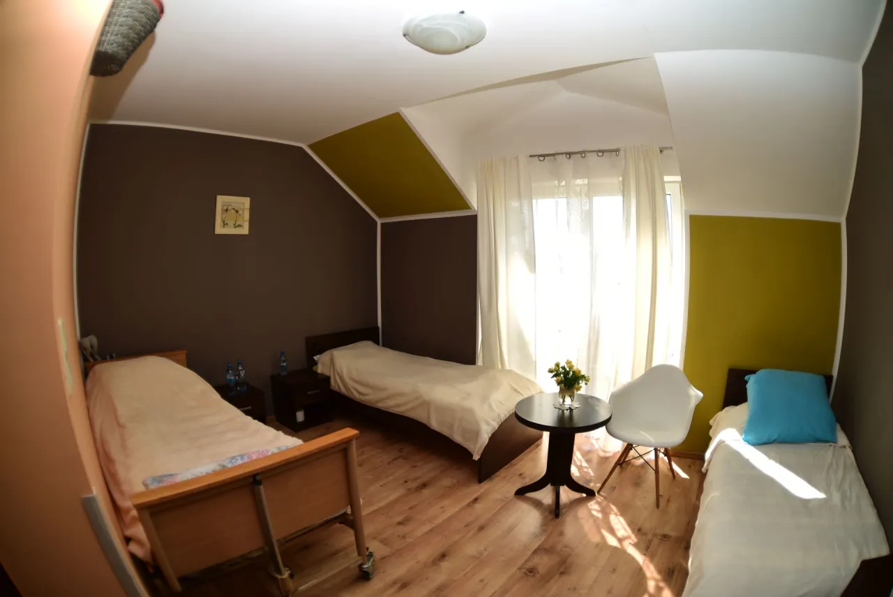 Wnętrze pokoju Domu Opieki Stepniczanka