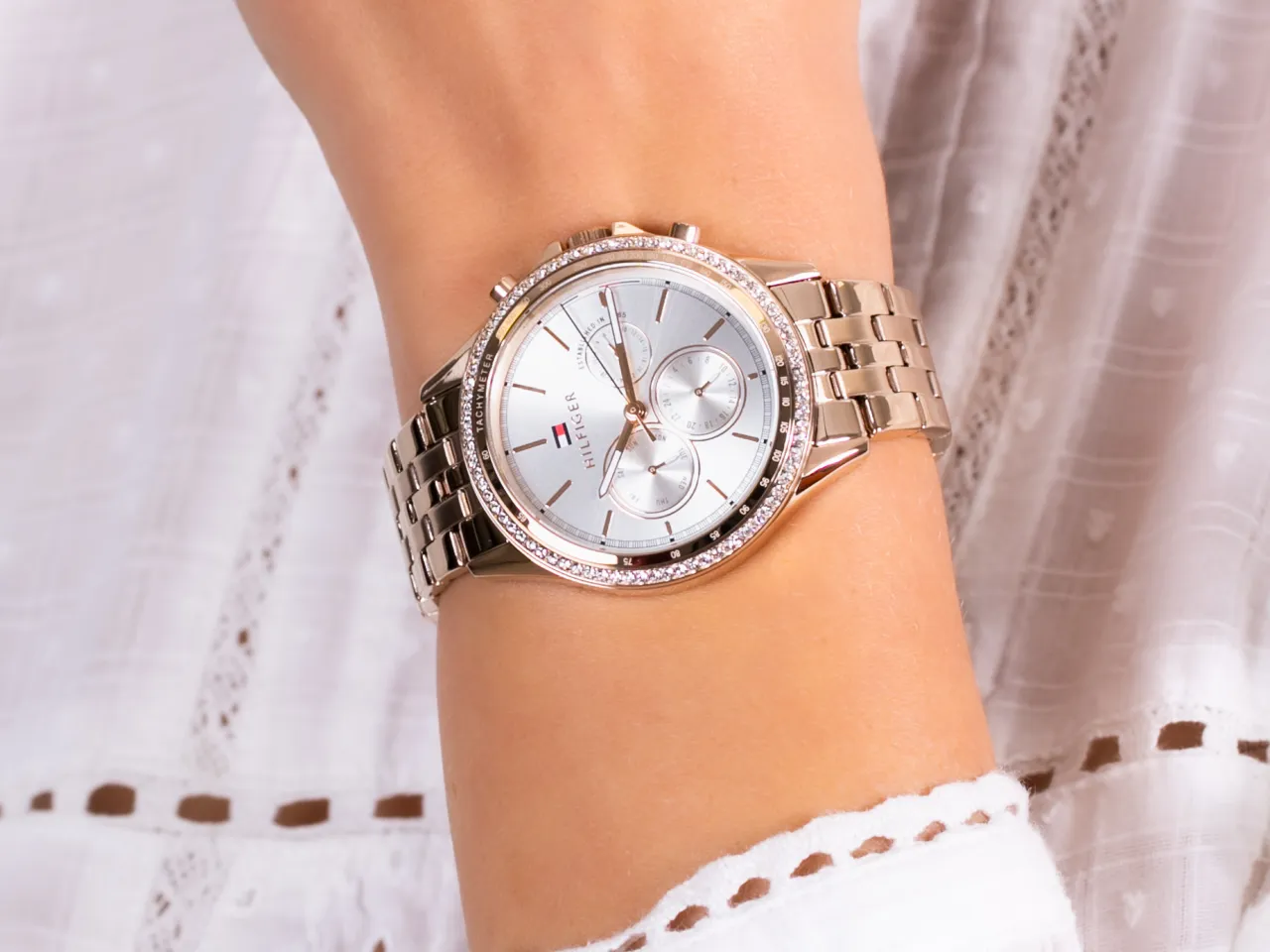 zegarek damski tommy hilfiger z kryształkami